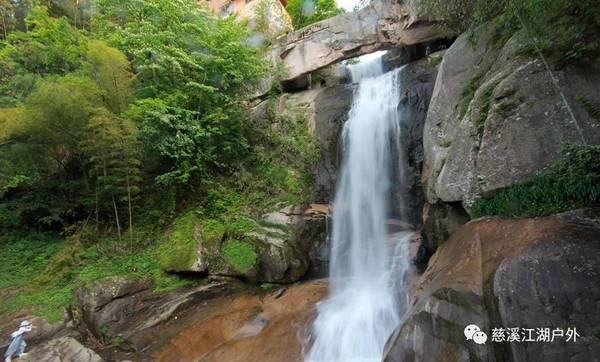 福建宁德:翰墨飘香进台企 春联纳福迎新春
